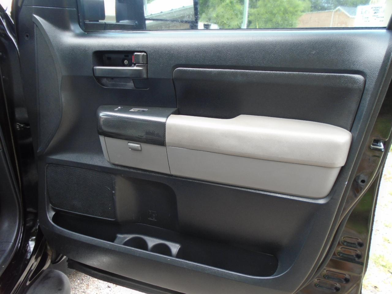 Toyota Tundra 2WD CrewMax 145.7" 5.7L SR5 (Natl) 2007