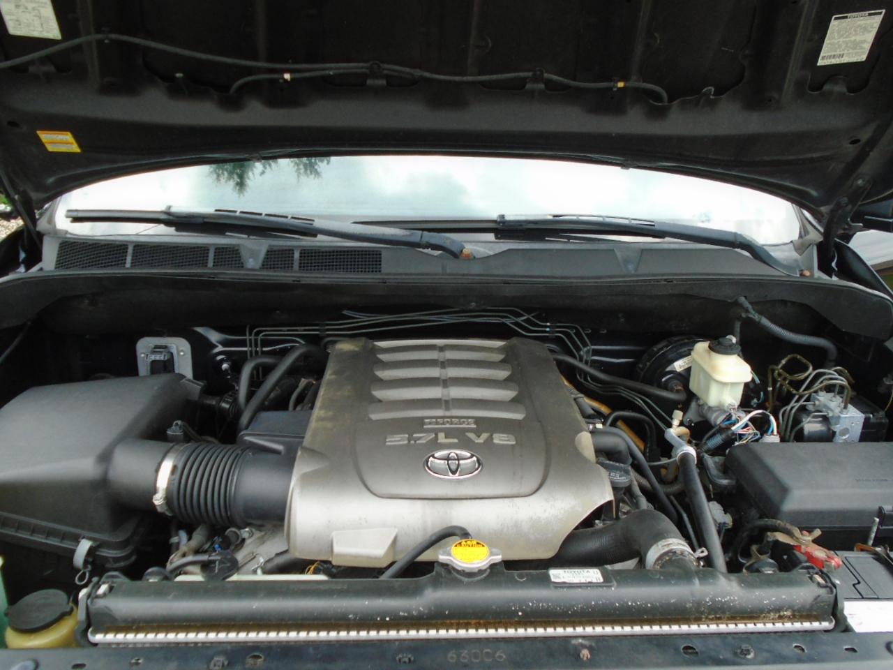 Toyota Tundra 2WD CrewMax 145.7" 5.7L SR5 (Natl) 2007