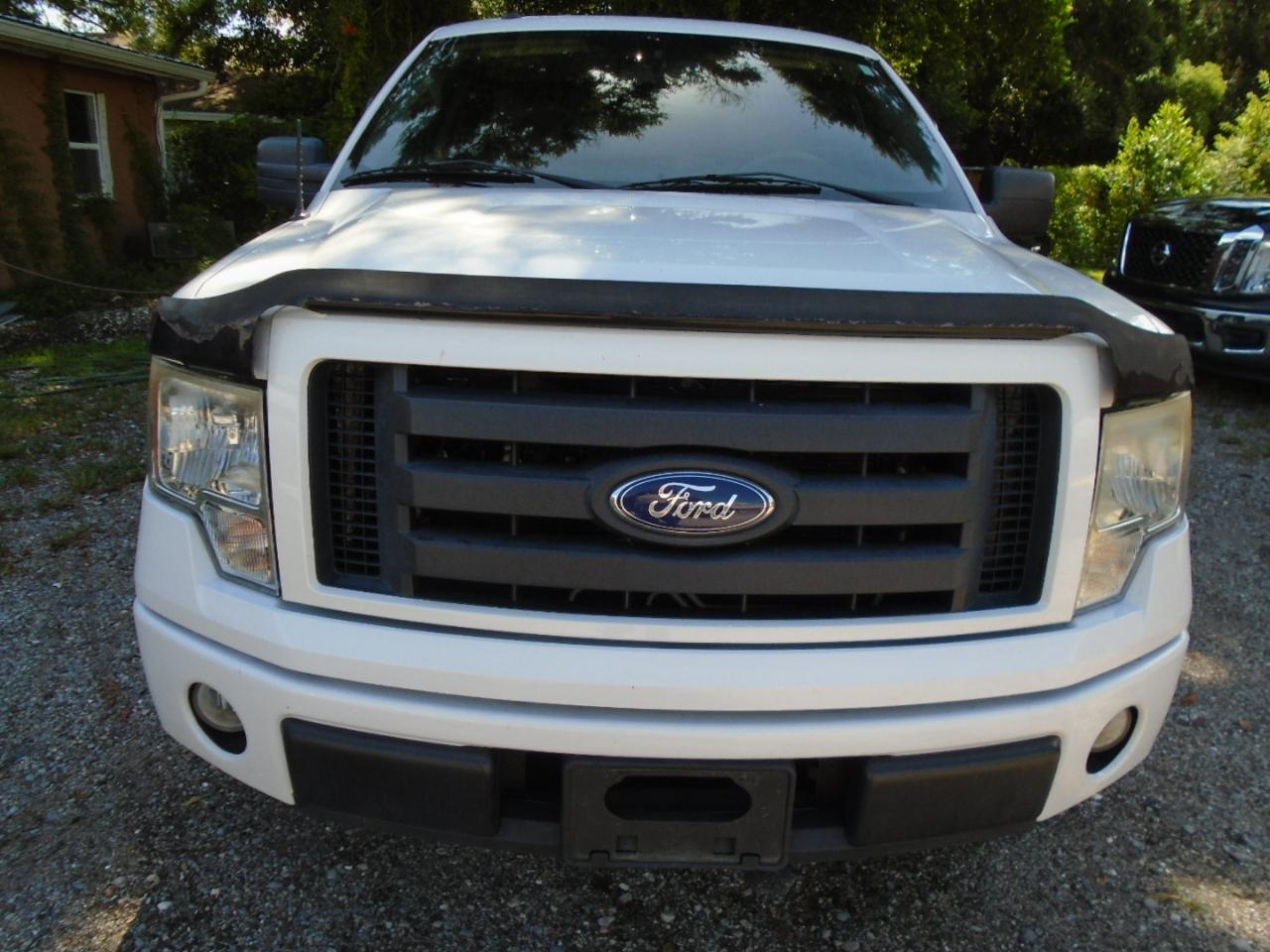 Ford F-150 2WD Reg Cab 126" STX 2010