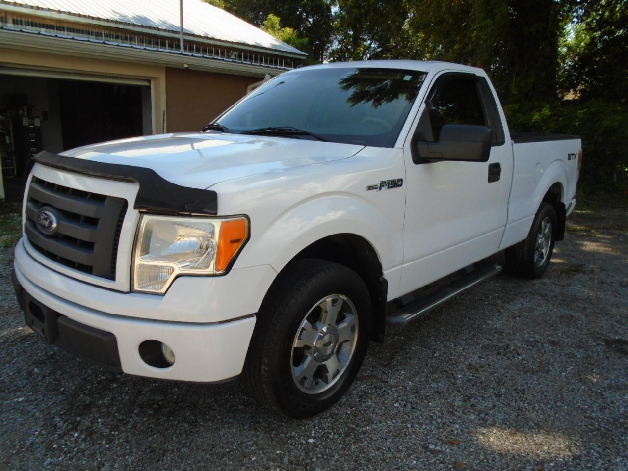 Ford F-150 2WD Reg Cab 126" STX 2010