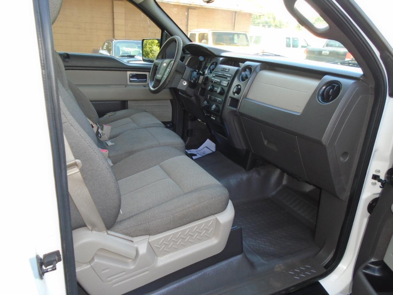 Ford F-150 2WD Reg Cab 126" STX 2010