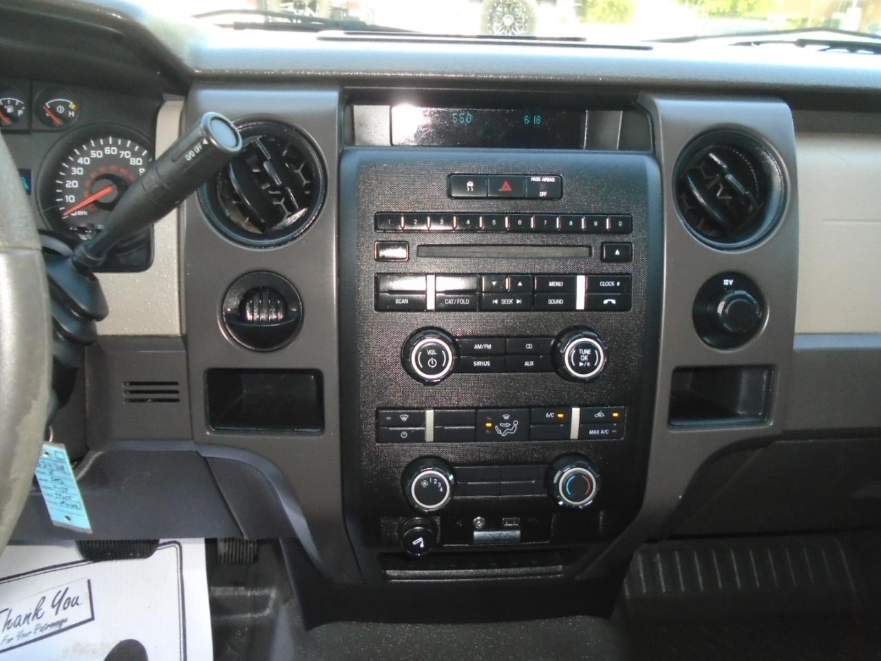 Ford F-150 2WD Reg Cab 126" STX 2010