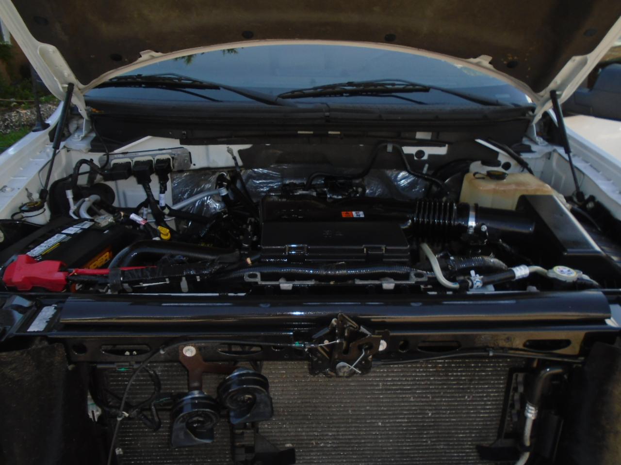 Ford F-150 2WD Reg Cab 126" STX 2010