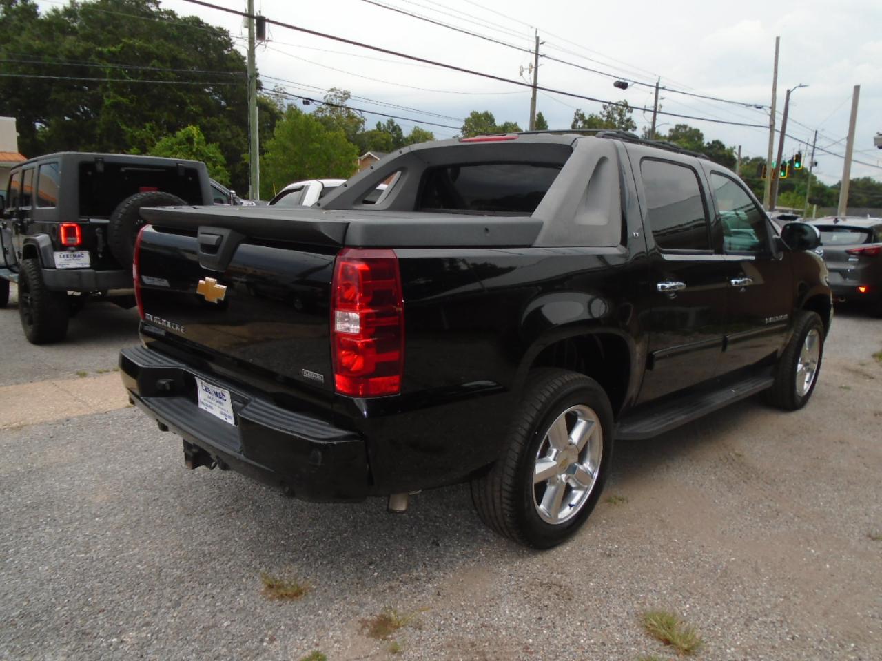 Chevrolet Avalanche 2WD Crew Cab LT 2012