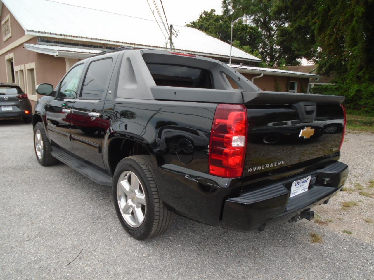 Chevrolet Avalanche 2WD Crew Cab LT 2012