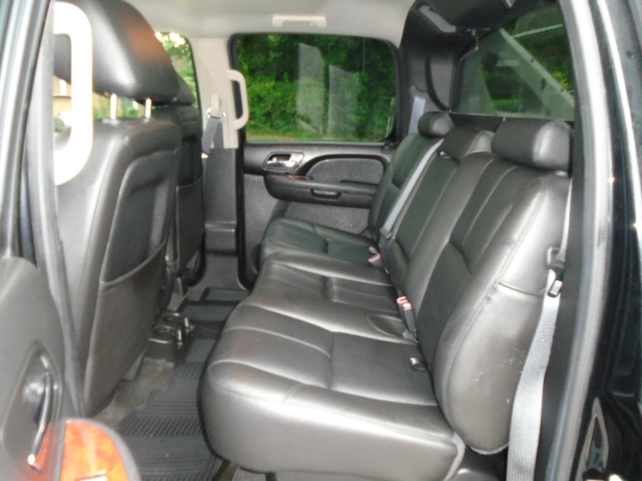 Chevrolet Avalanche 2WD Crew Cab LT 2012