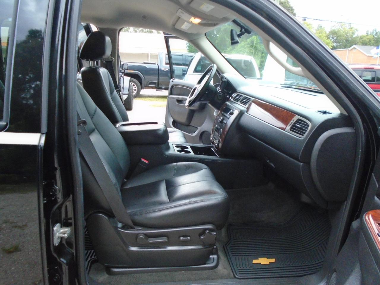 Chevrolet Avalanche 2WD Crew Cab LT 2012
