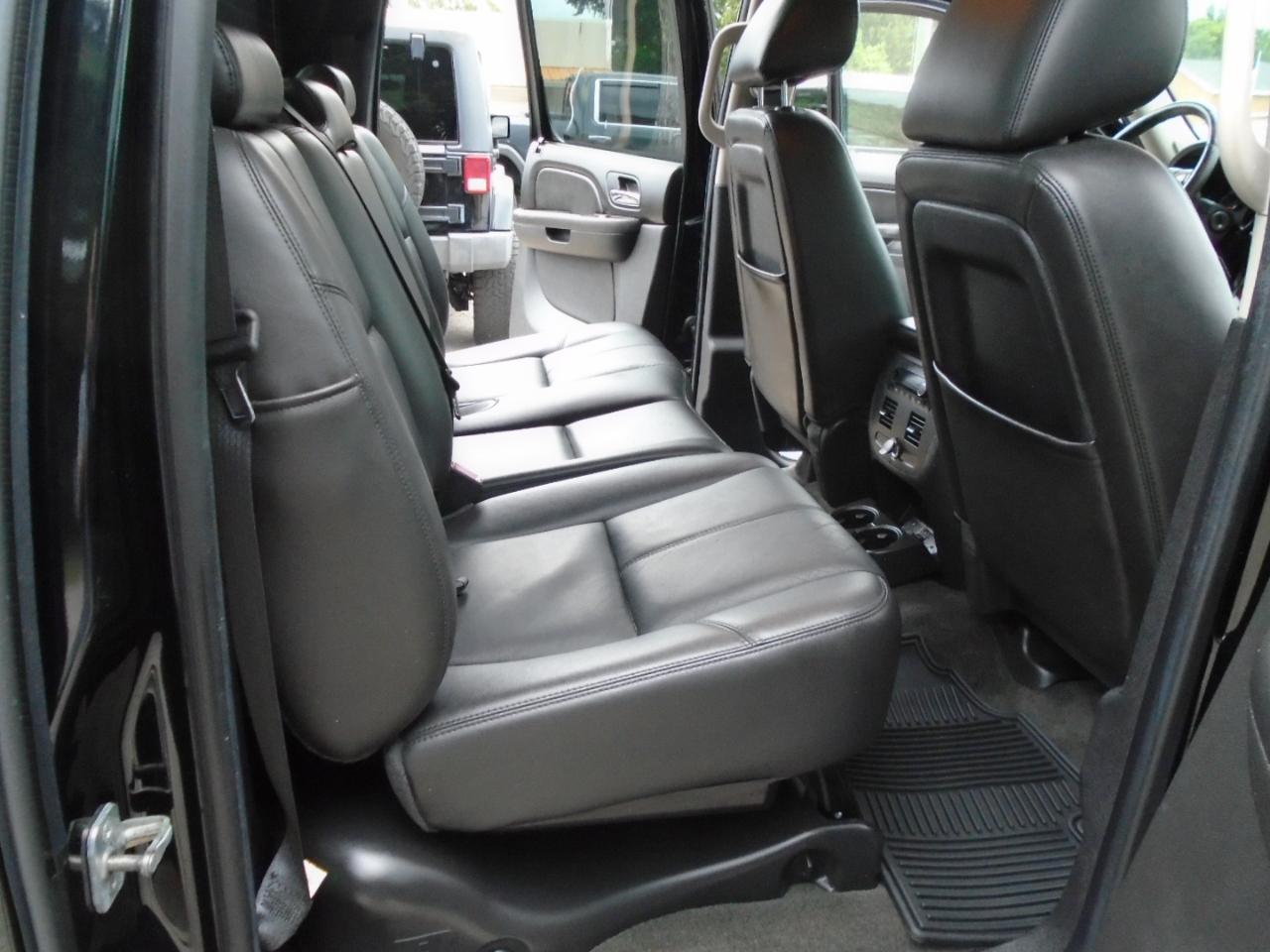 Chevrolet Avalanche 2WD Crew Cab LT 2012