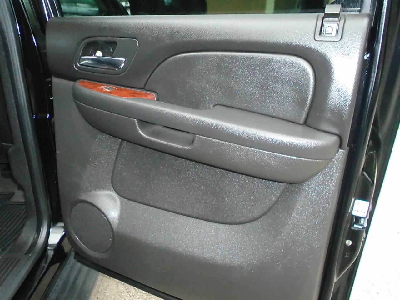Chevrolet Avalanche 2WD Crew Cab LT 2012