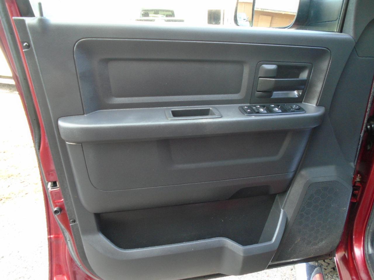 RAM 3500 4WD Crew Cab 169" ST 2012