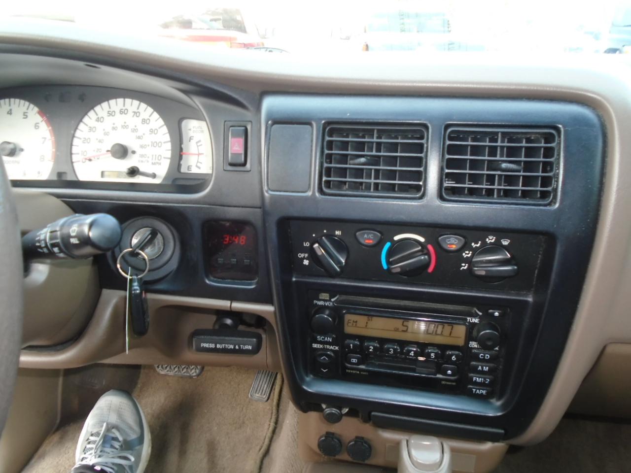 Toyota Tacoma DoubleCab PreRunner V6 Auto (Natl) 2004