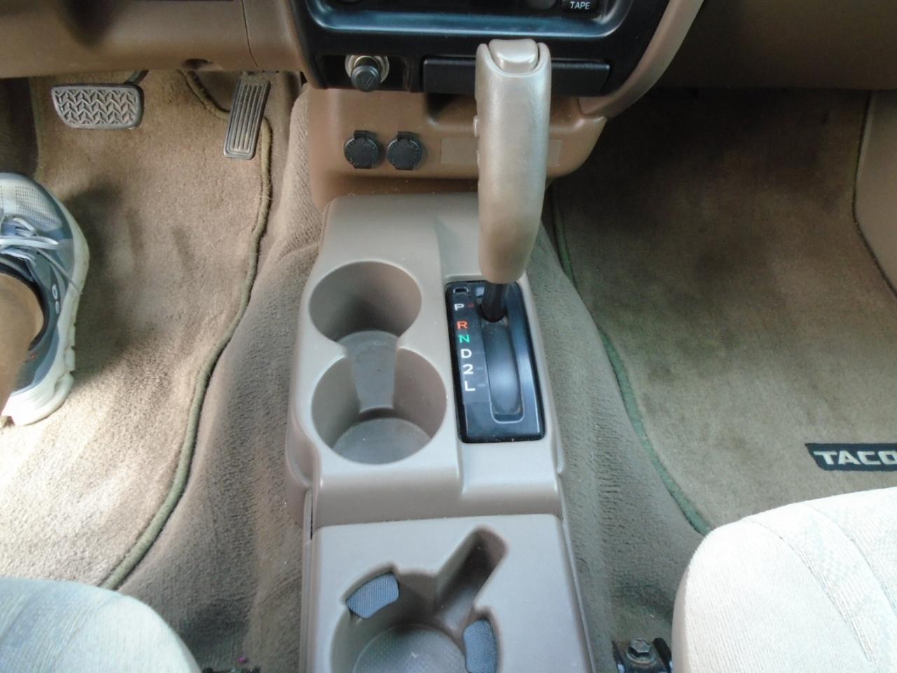 Toyota Tacoma DoubleCab PreRunner V6 Auto (Natl) 2004