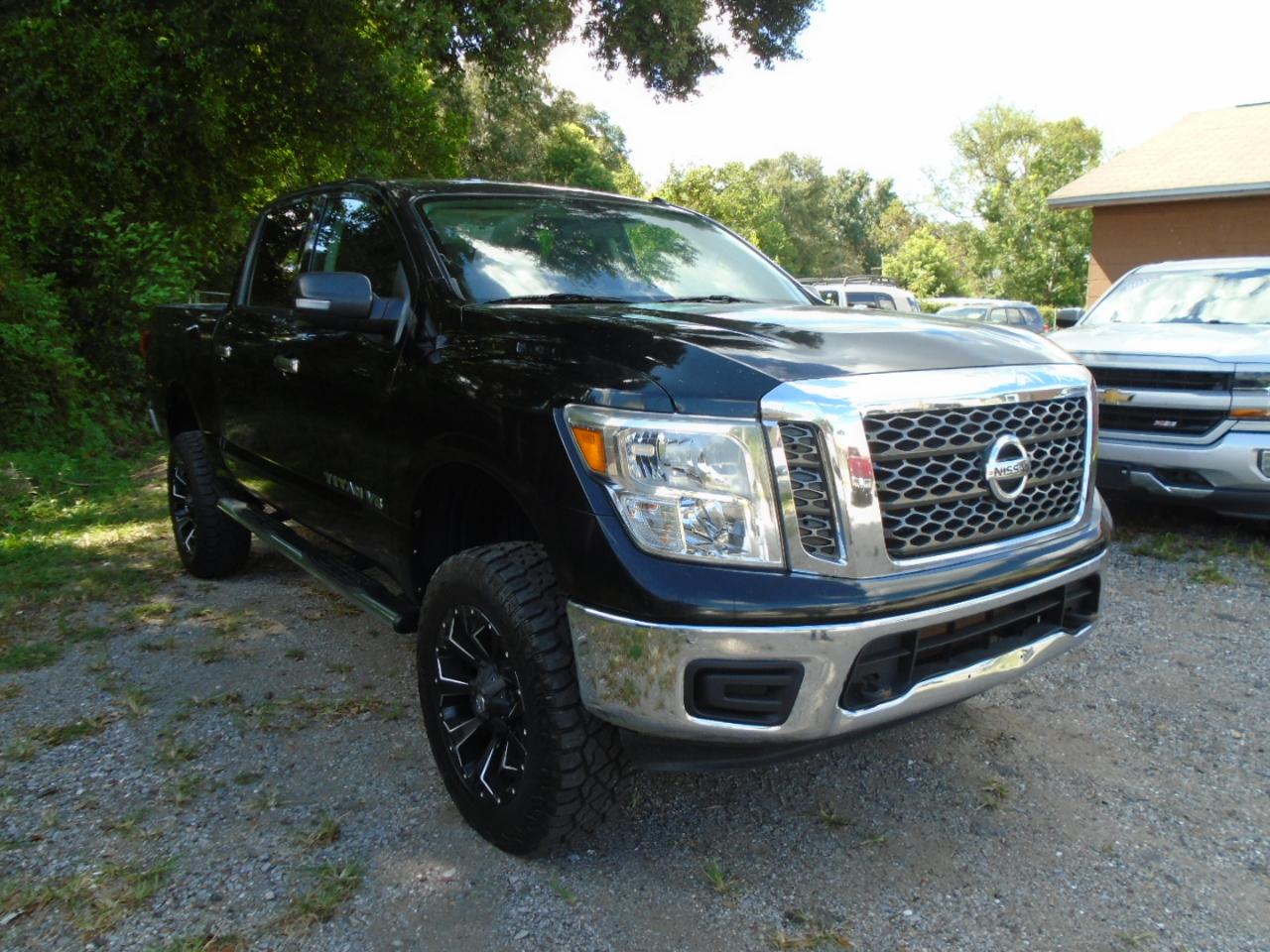 Nissan Titan 4x4 Crew Cab SV 2018