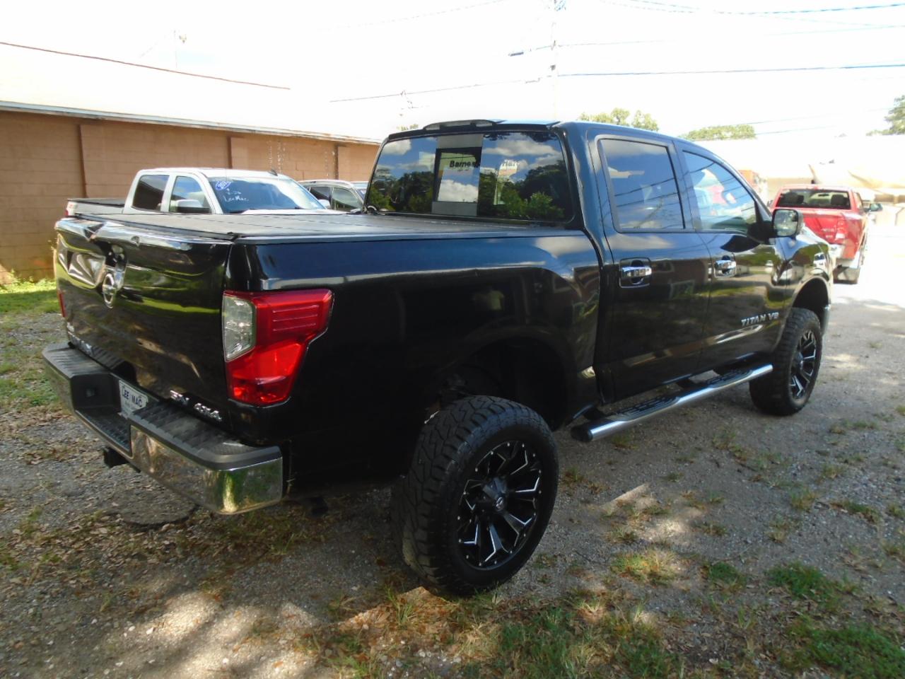 Nissan Titan 4x4 Crew Cab SV 2018