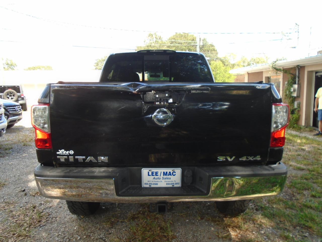 Nissan Titan 4x4 Crew Cab SV 2018