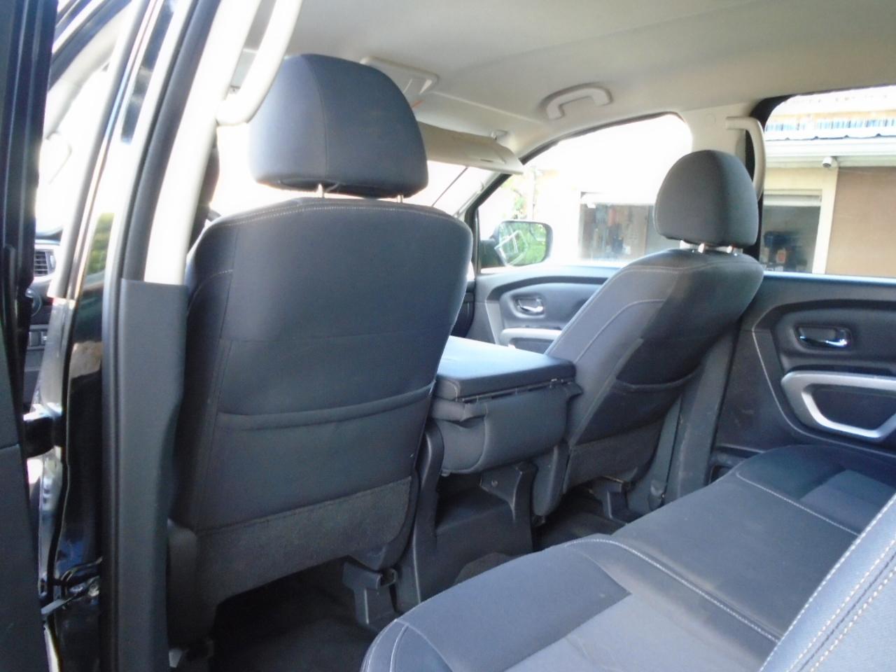 Nissan Titan 4x4 Crew Cab SV 2018