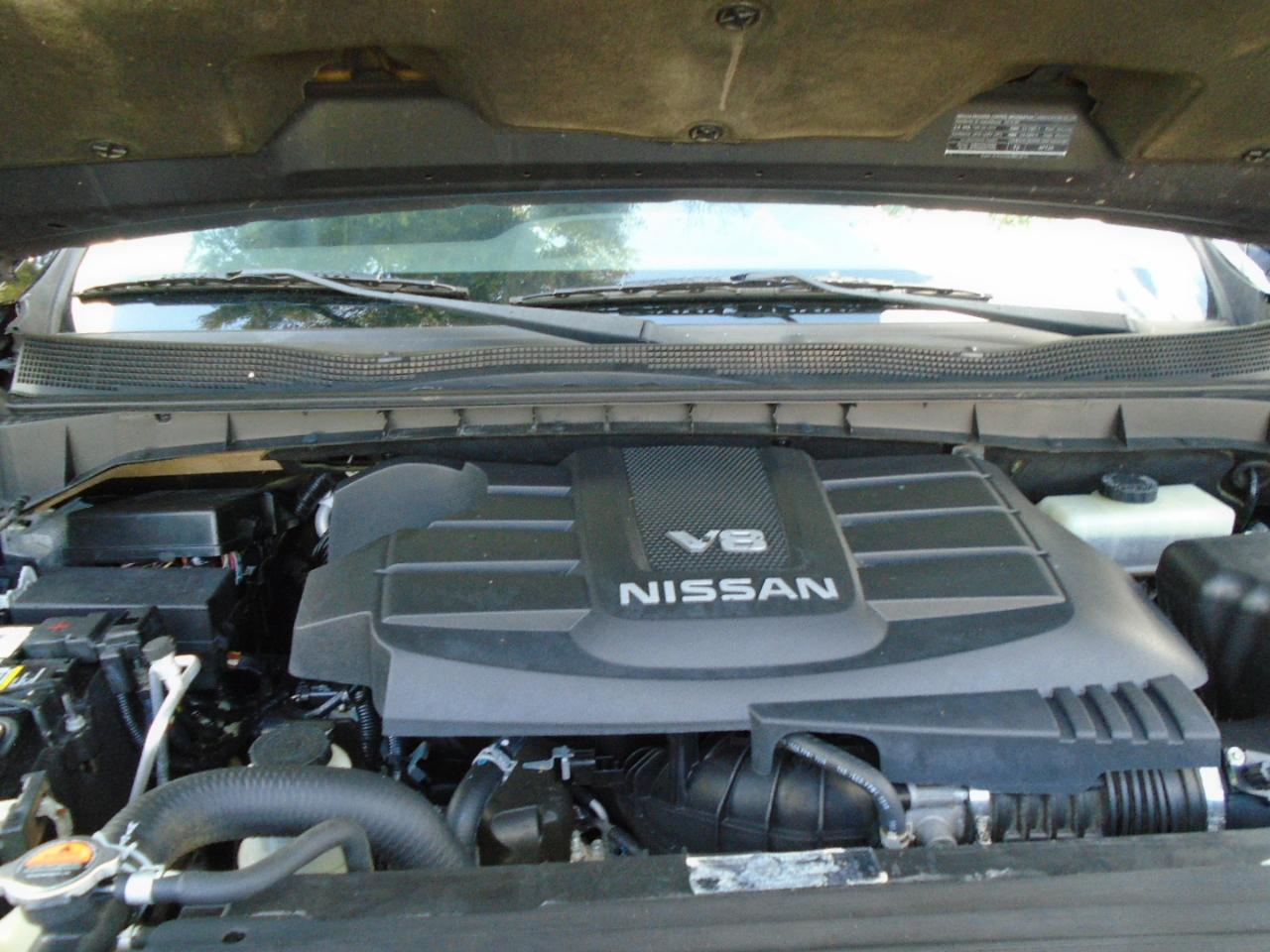 Nissan Titan 4x4 Crew Cab SV 2018