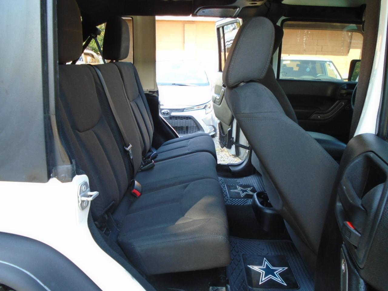 Jeep Wrangler Unlimited 4WD 4dr Sport 2015