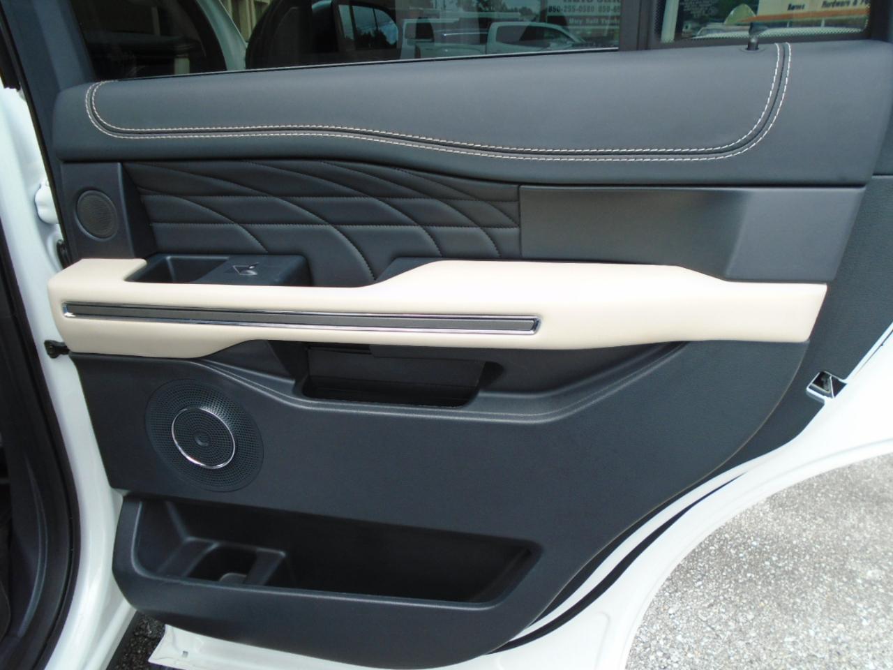 Ford Expedition Platinum 4x2 2024