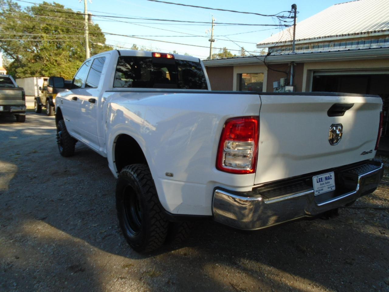 RAM 3500 Tradesman 4x4 Crew Cab 8' Box 2022