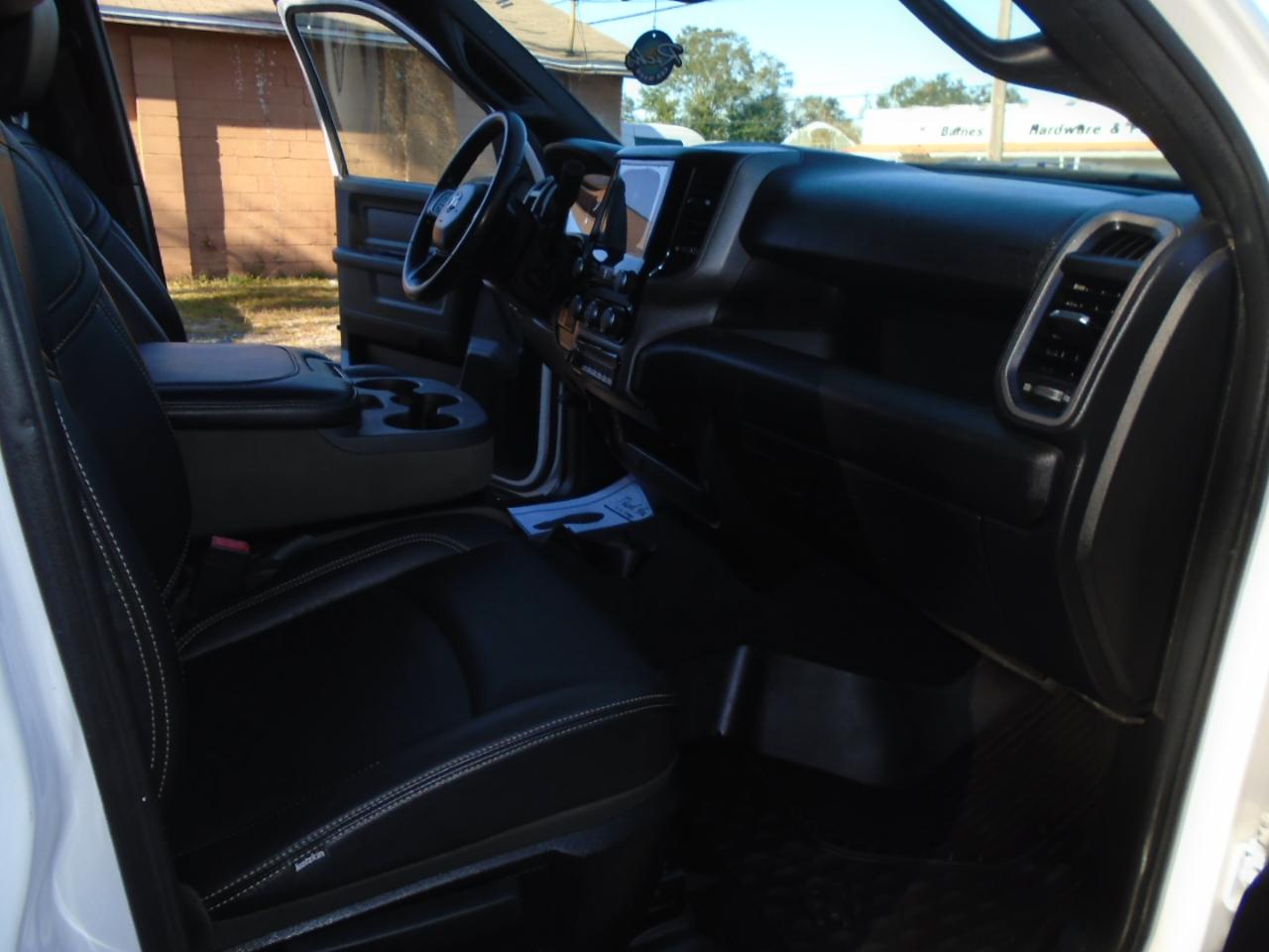 RAM 3500 Tradesman 4x4 Crew Cab 8' Box 2022