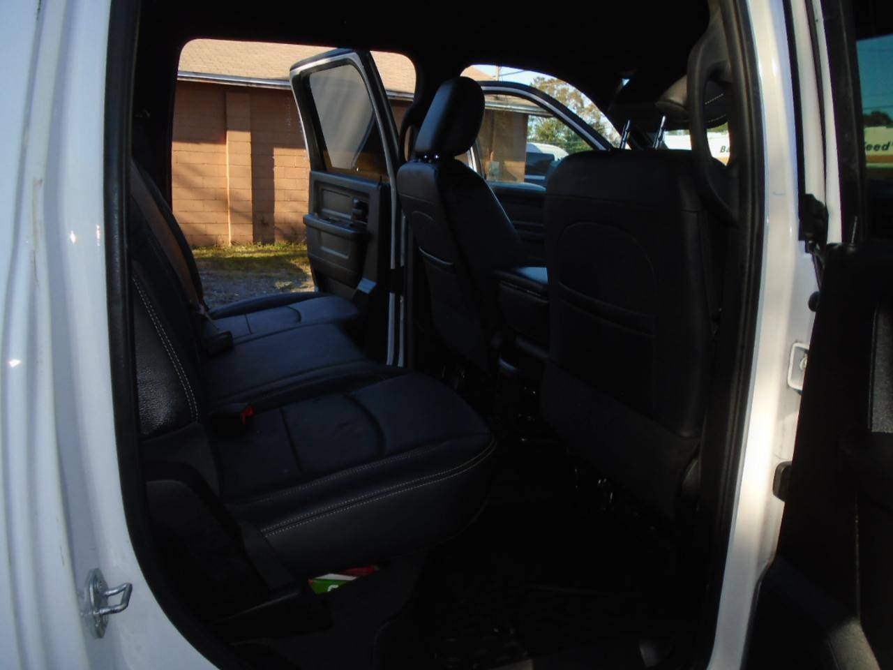 RAM 3500 Tradesman 4x4 Crew Cab 8' Box 2022