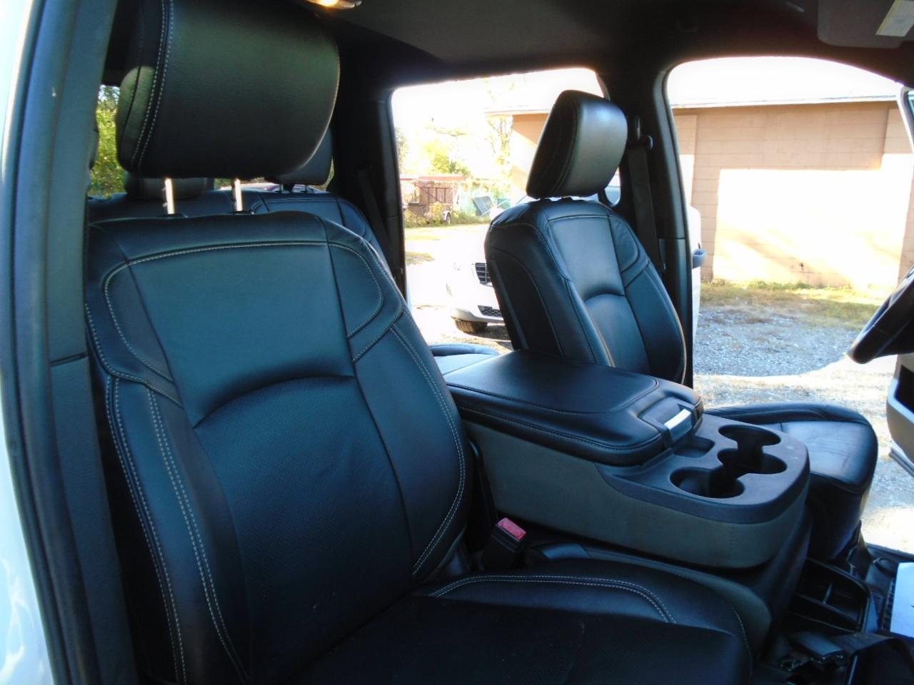 RAM 3500 Tradesman 4x4 Crew Cab 8' Box 2022