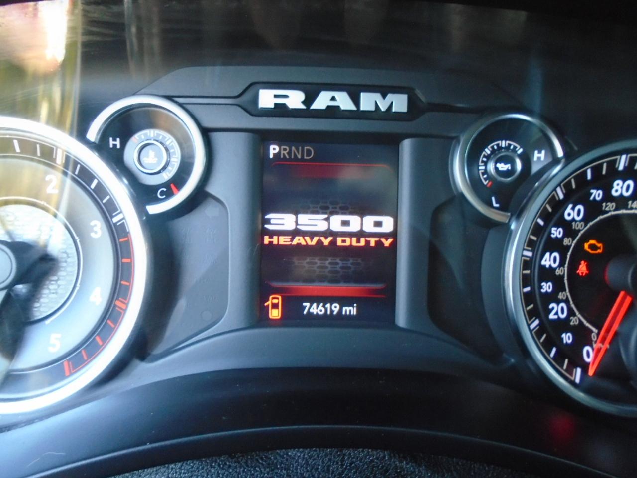 RAM 3500 Tradesman 4x4 Crew Cab 8' Box 2022