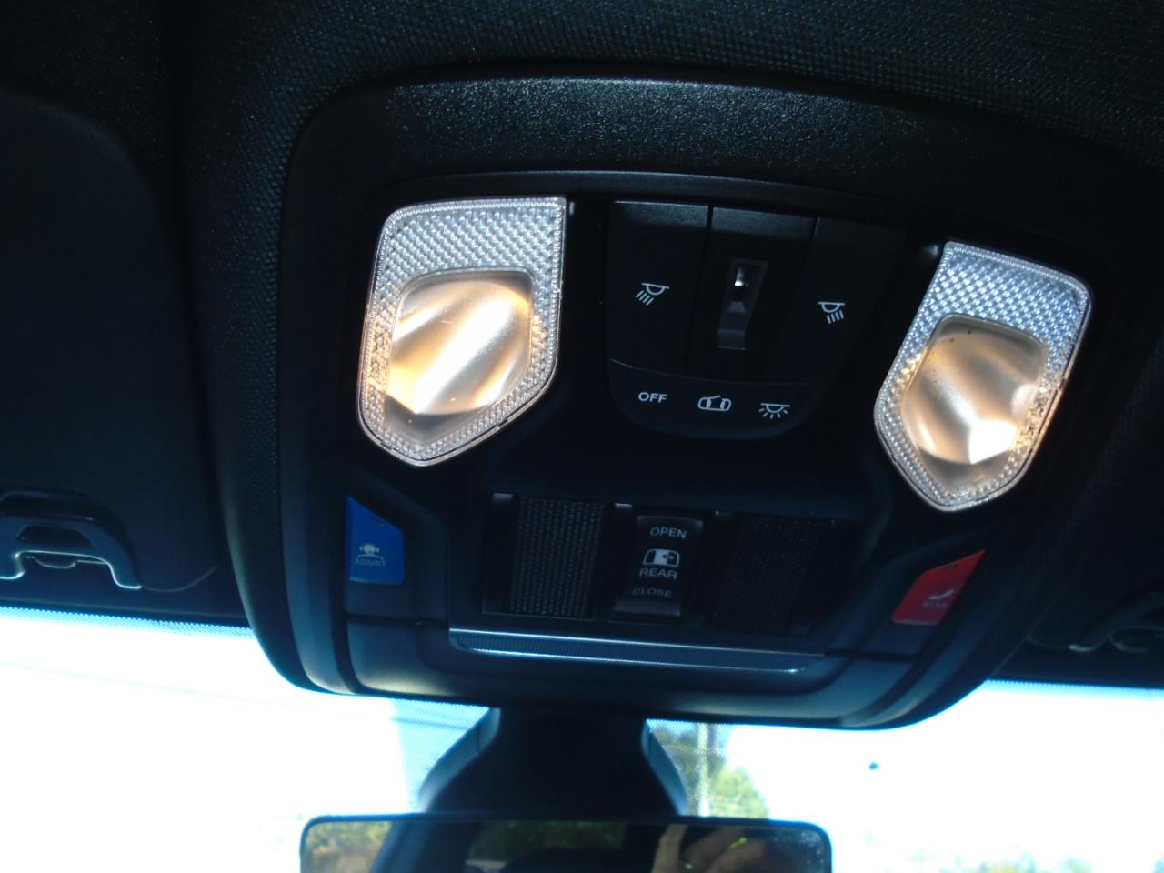 RAM 3500 Tradesman 4x4 Crew Cab 8' Box 2022