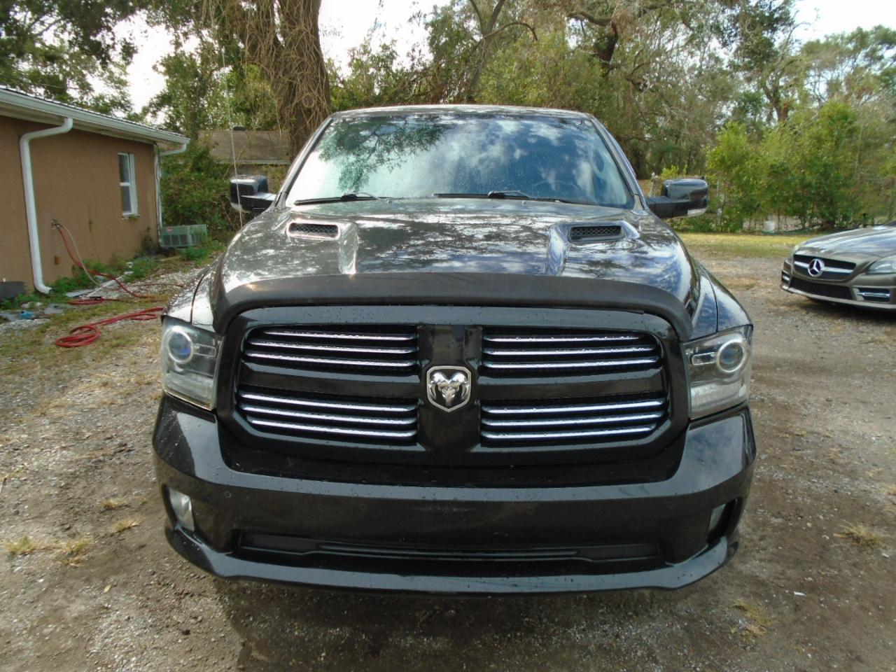 RAM 1500 Sport 4x4 Crew Cab 5'7" Box 2017