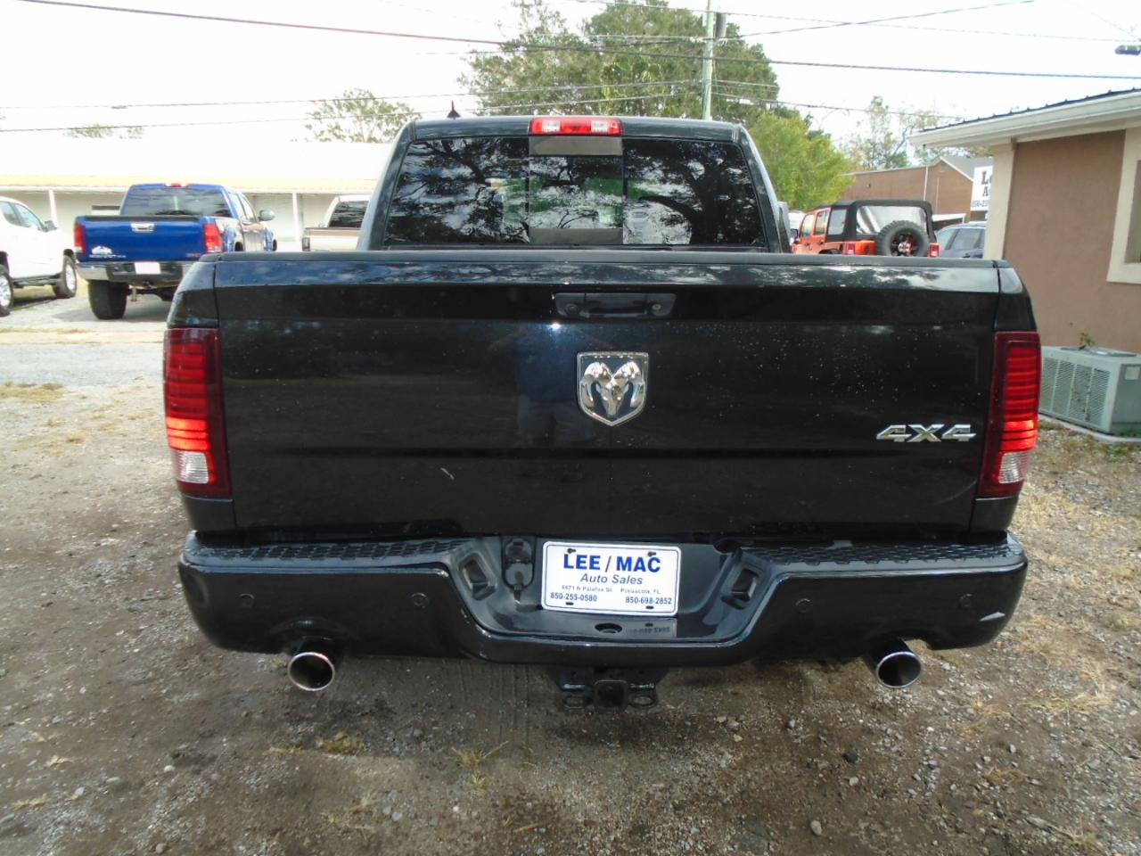 RAM 1500 Sport 4x4 Crew Cab 5'7" Box 2017