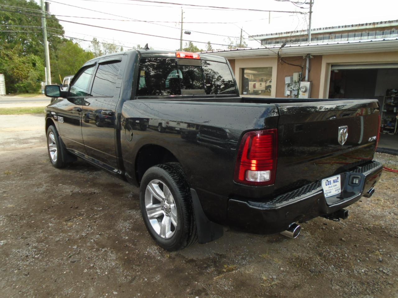 RAM 1500 Sport 4x4 Crew Cab 5'7" Box 2017
