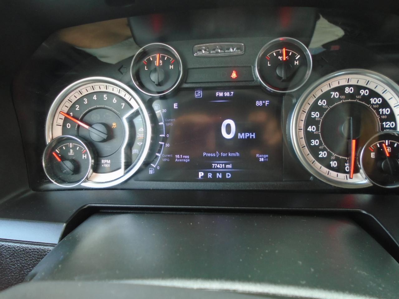 RAM 1500 Sport 4x4 Crew Cab 5'7" Box 2017