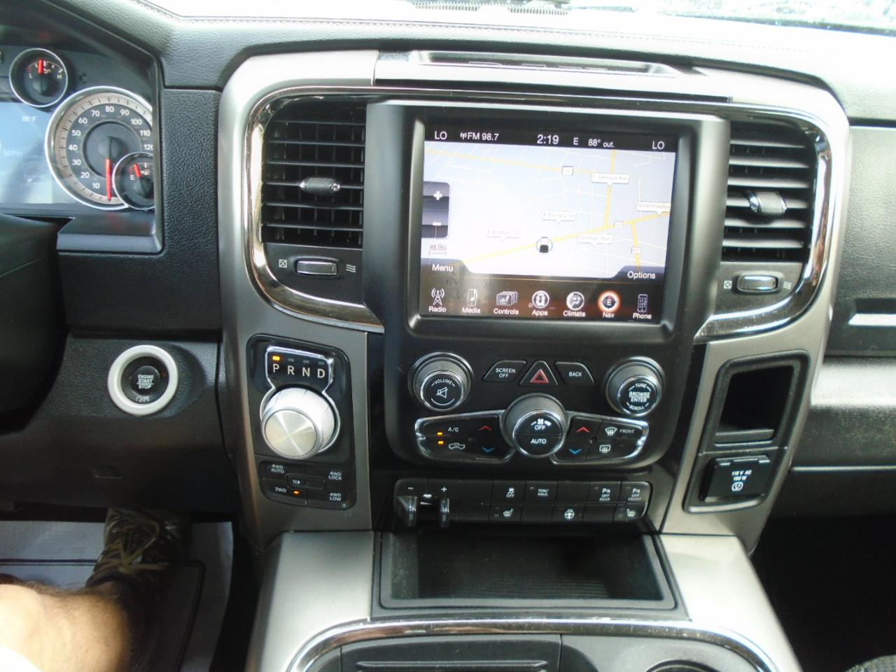 RAM 1500 Sport 4x4 Crew Cab 5'7" Box 2017