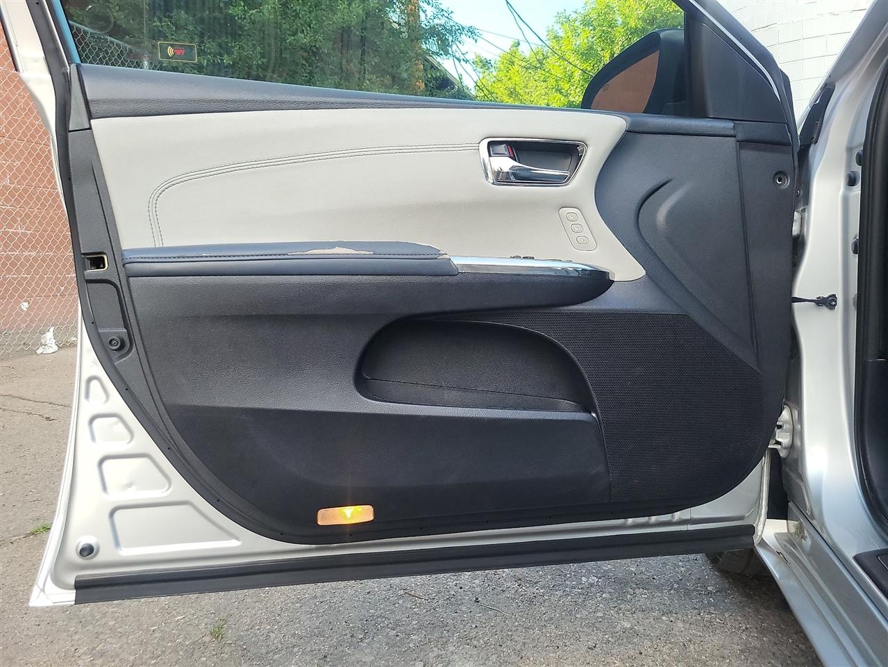 Toyota Avalon XLE 2013