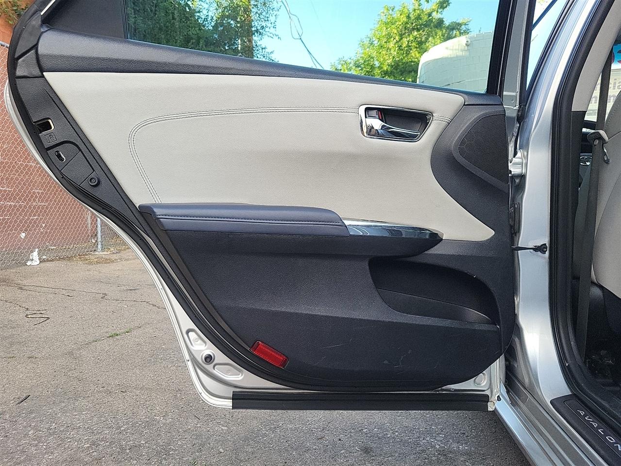 Toyota Avalon XLE 2013