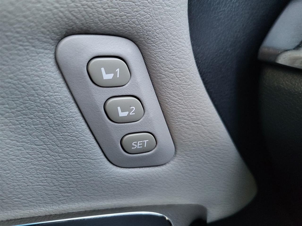 Toyota Avalon XLE 2013