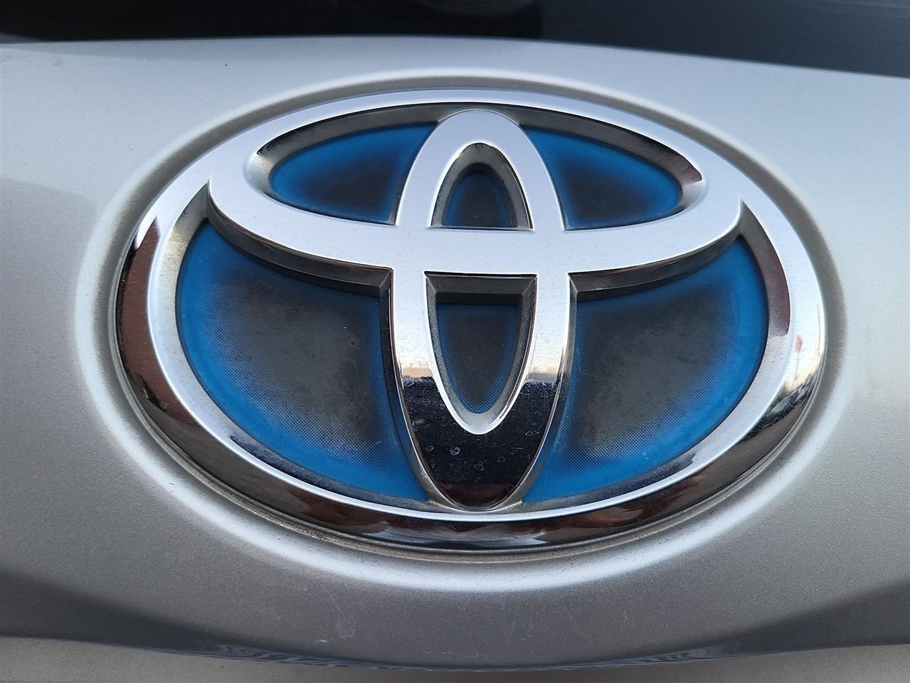Toyota Prius V Three 2017