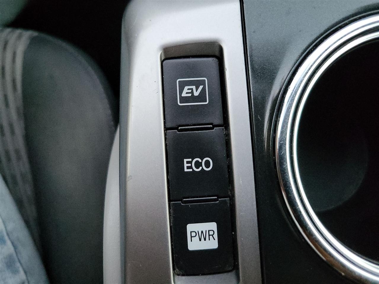Toyota Prius V Three 2017
