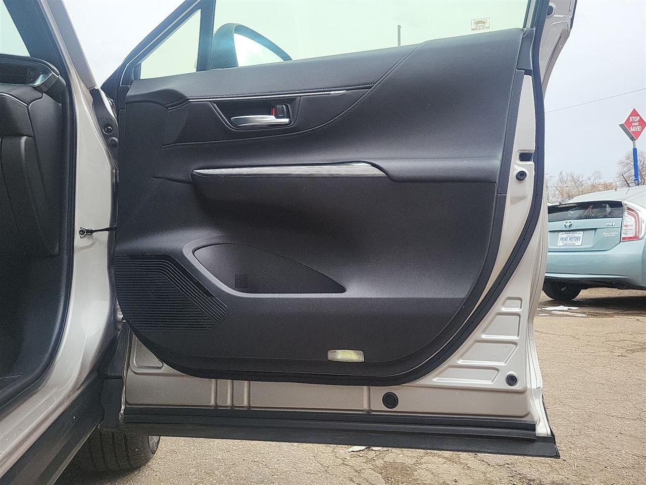 Toyota Venza LE 2021