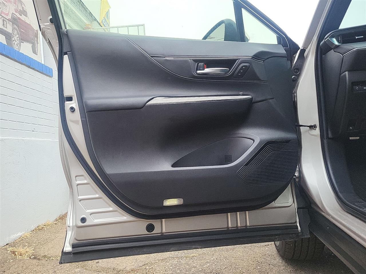 Toyota Venza LE 2021