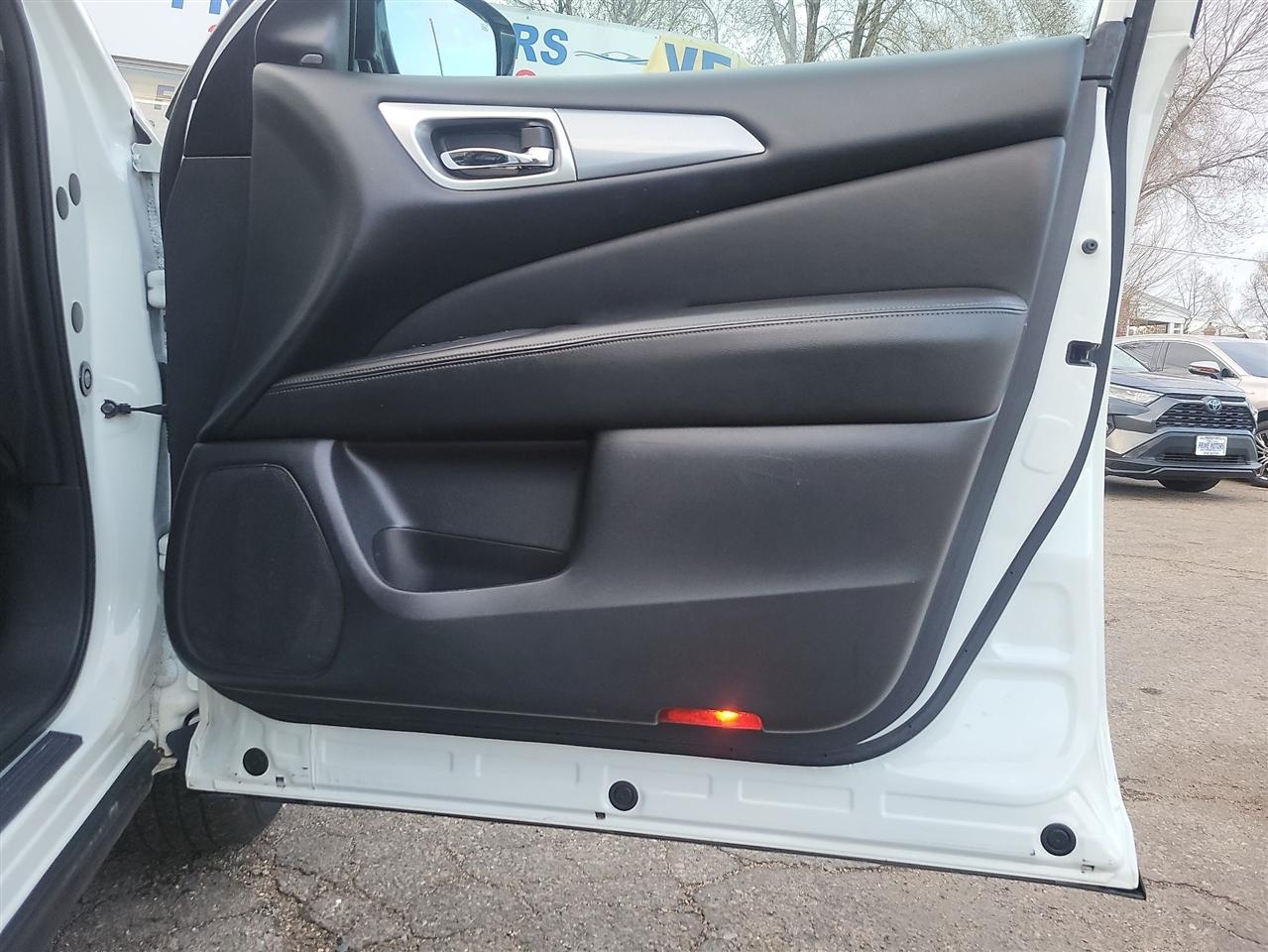 Nissan Pathfinder S 4WD 2017