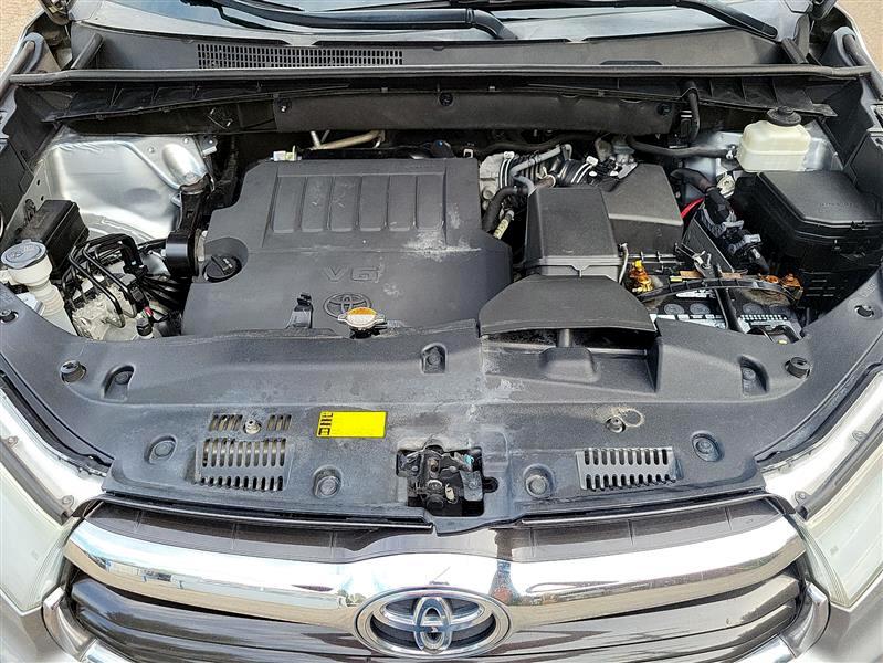 Toyota Highlander LE AWD V6 2016 Toyota Highlander LE AWD V6 2016