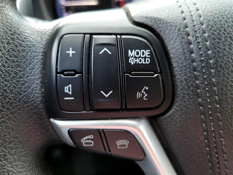 Toyota Highlander LE AWD V6 2016 Toyota Highlander LE AWD V6 2016