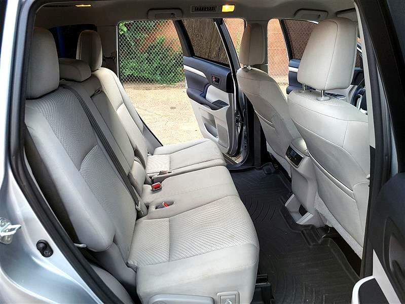 Toyota Highlander LE AWD V6 2016 Toyota Highlander LE AWD V6 2016