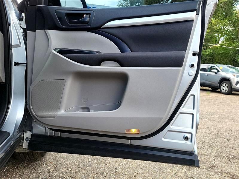 Toyota Highlander LE AWD V6 2016 Toyota Highlander LE AWD V6 2016