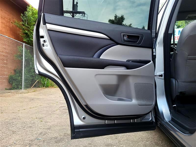 Toyota Highlander LE AWD V6 2016 Toyota Highlander LE AWD V6 2016