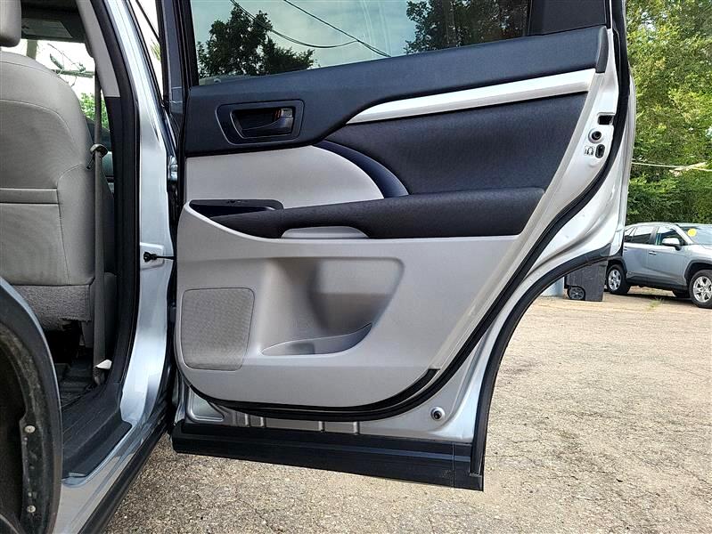 Toyota Highlander LE AWD V6 2016 Toyota Highlander LE AWD V6 2016