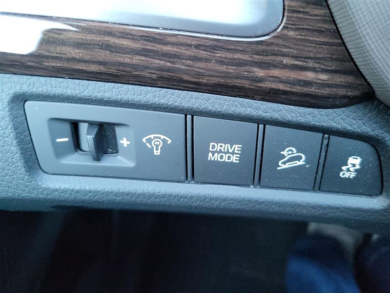 Hyundai Santa Fe Sport 2.4 AWD 2017 Hyundai Santa Fe Sport 2.4 AWD 2017