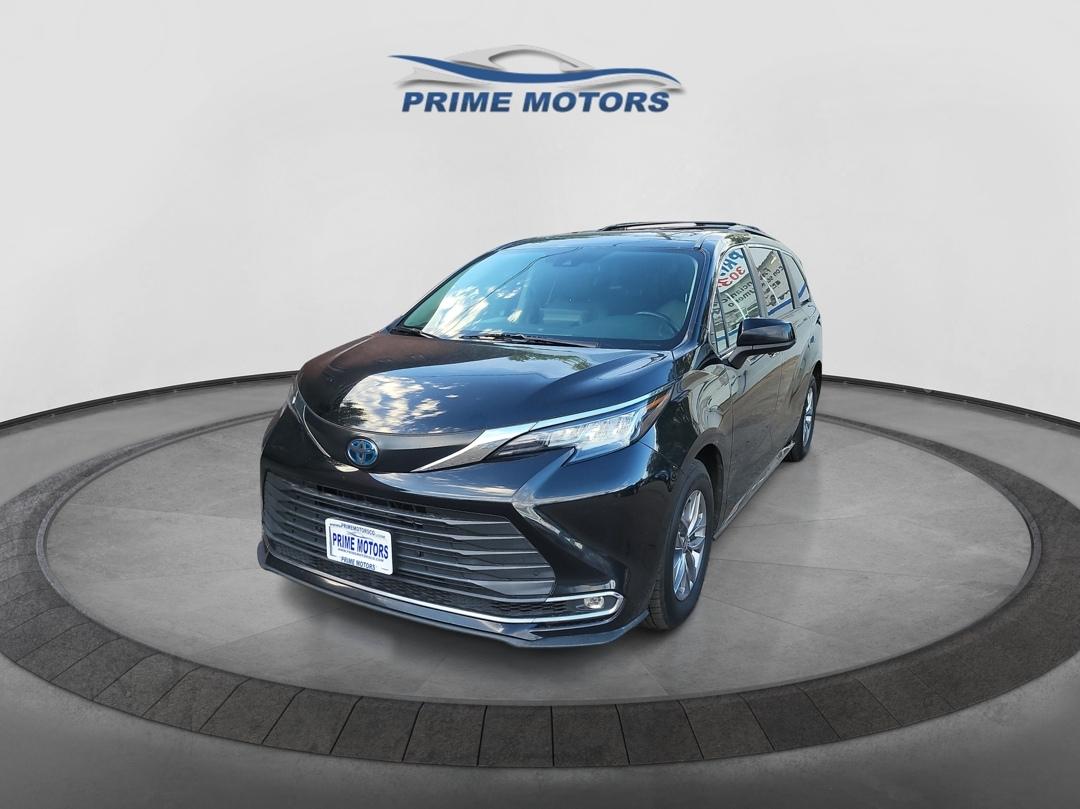 Toyota Sienna XLE 7-Passenger 2023